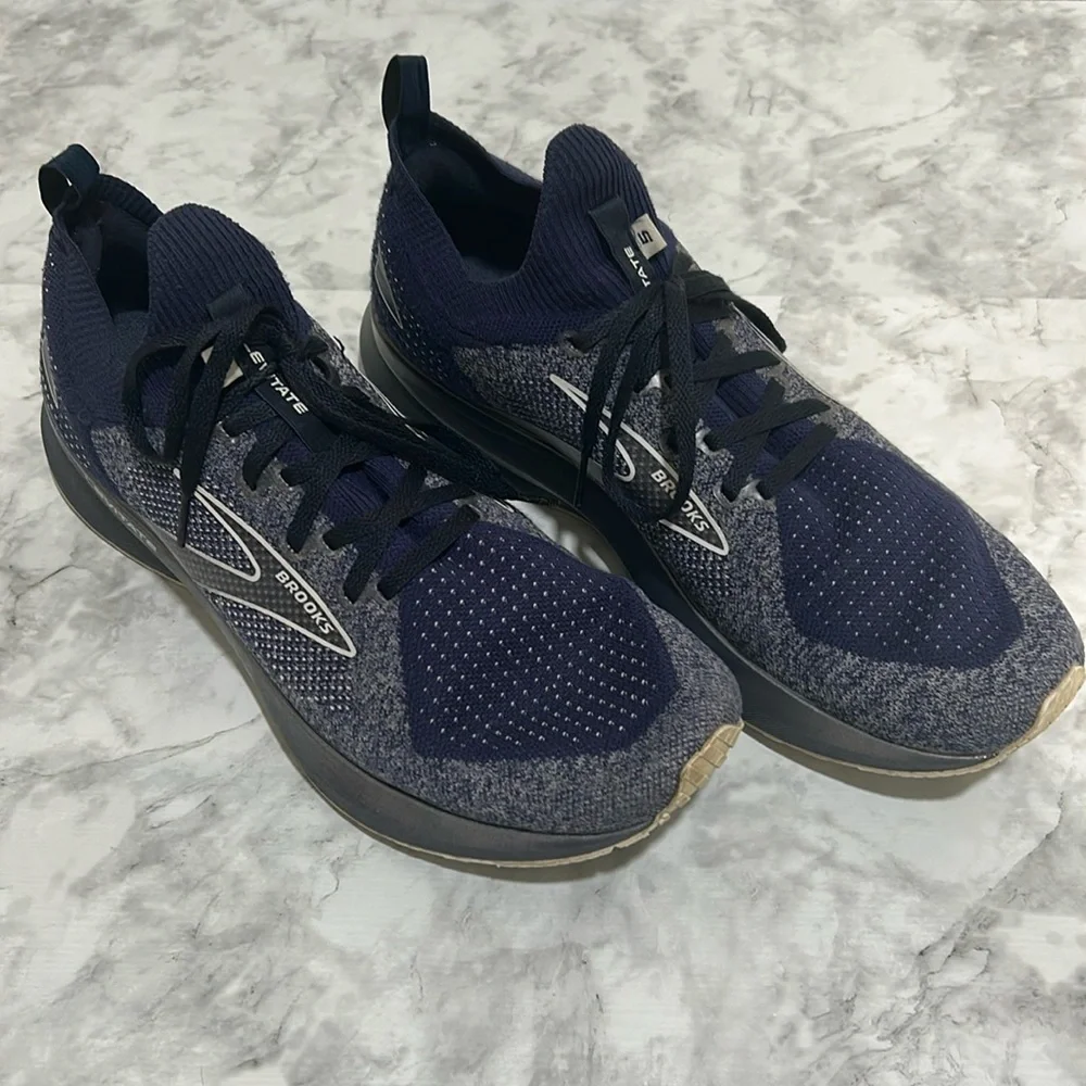 BROOKS MENS ATHLETIC SHOES LEVITATE 5 LACE UP NAVY Sz 11 - Picture 1 of 12